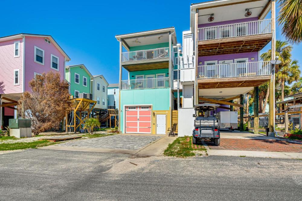 Steps to Beach Home with Sunset Views in Cedar Key!